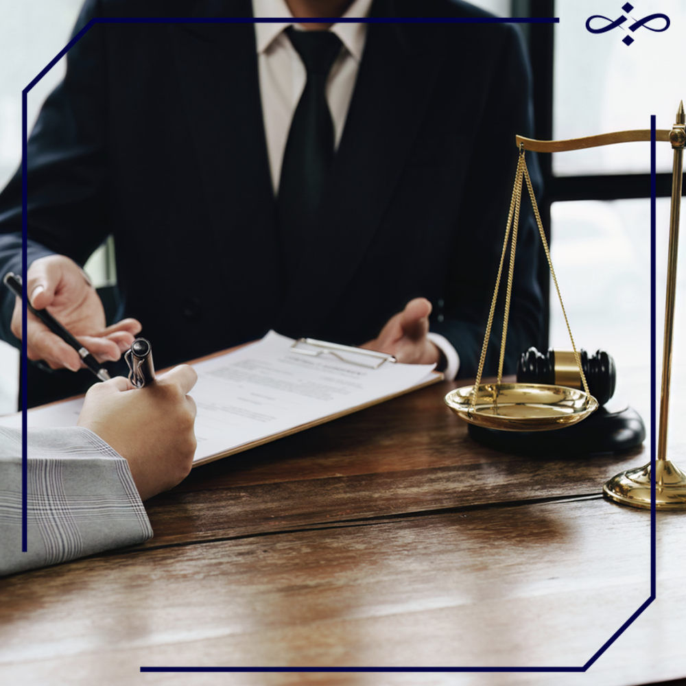 آداب حرفه‌ای حضور در دادگاه برای وکلا؛ تأثیر ادب و وقار در قضاوت